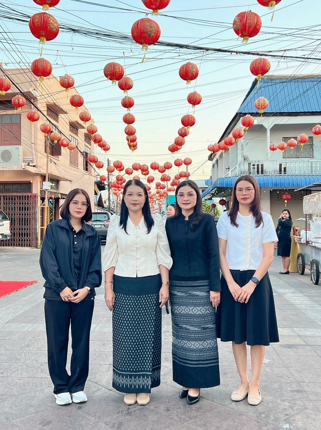 title - ส.ป.ก.ยโสธร ร่วมกิจกรรมทำบุญตักบาตรย้อนยุค วิถีถิ่น วิถีไทย ณ ถนนคนเดินยโสธร เมืองเก่าบ้านสิงห์ท่า ประจำปีงบประมาณ พ.ศ.2569